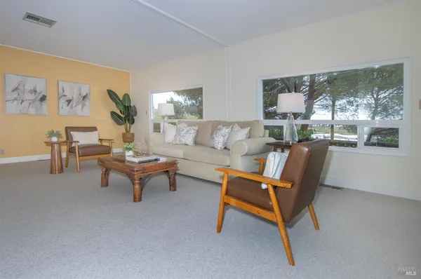 $450,000 | 9 Fallen Leaf Way, Novato, CA 94949