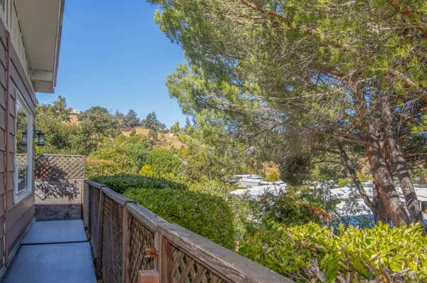 $450,000 | 9 Fallen Leaf Way, Novato, CA 94949