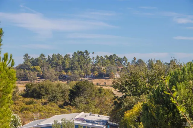 $450,000 | 9 Fallen Leaf Way, Novato, CA 94949