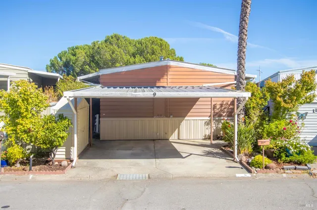 $450,000 | 9 Fallen Leaf Way, Novato, CA 94949