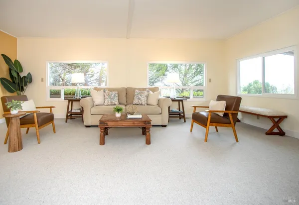 $450,000 | 9 Fallen Leaf Way, Novato, CA 94949