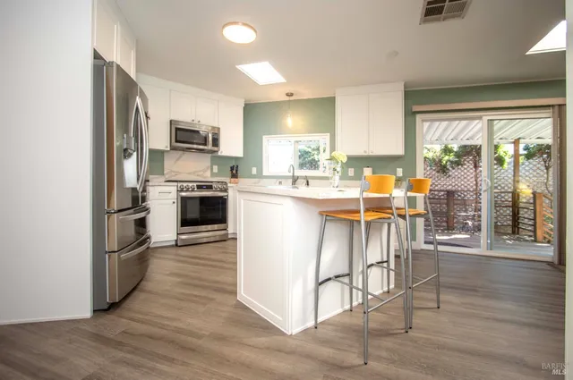 $450,000 | 9 Fallen Leaf Way, Novato, CA 94949