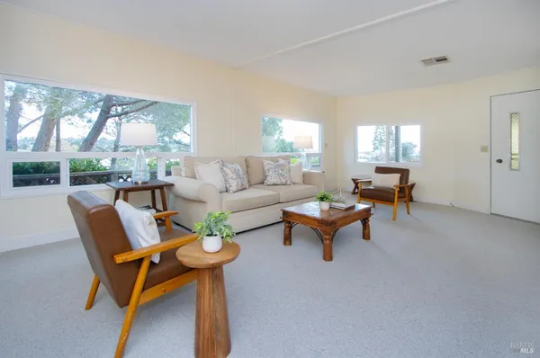 $450,000 | 9 Fallen Leaf Way, Novato, CA 94949