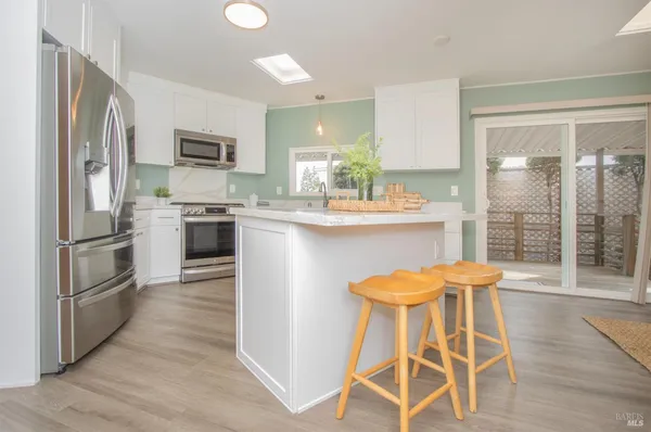 $450,000 | 9 Fallen Leaf Way, Novato, CA 94949