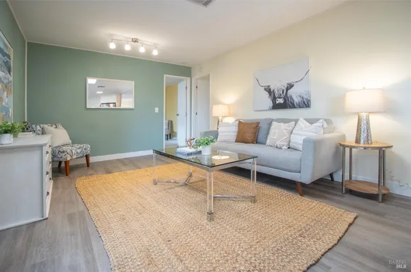 $450,000 | 9 Fallen Leaf Way, Novato, CA 94949