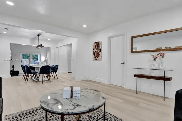 $6,995 | 1230 Johnson Street, Hollywood, FL 33019