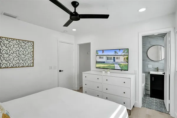 $6,995 | 1230 Johnson Street, Hollywood, FL 33019