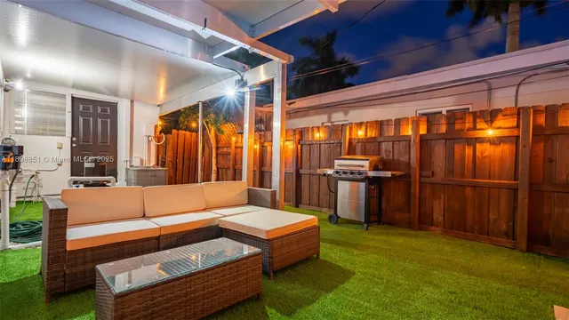 $6,995 | 1230 Johnson Street, Hollywood, FL 33019