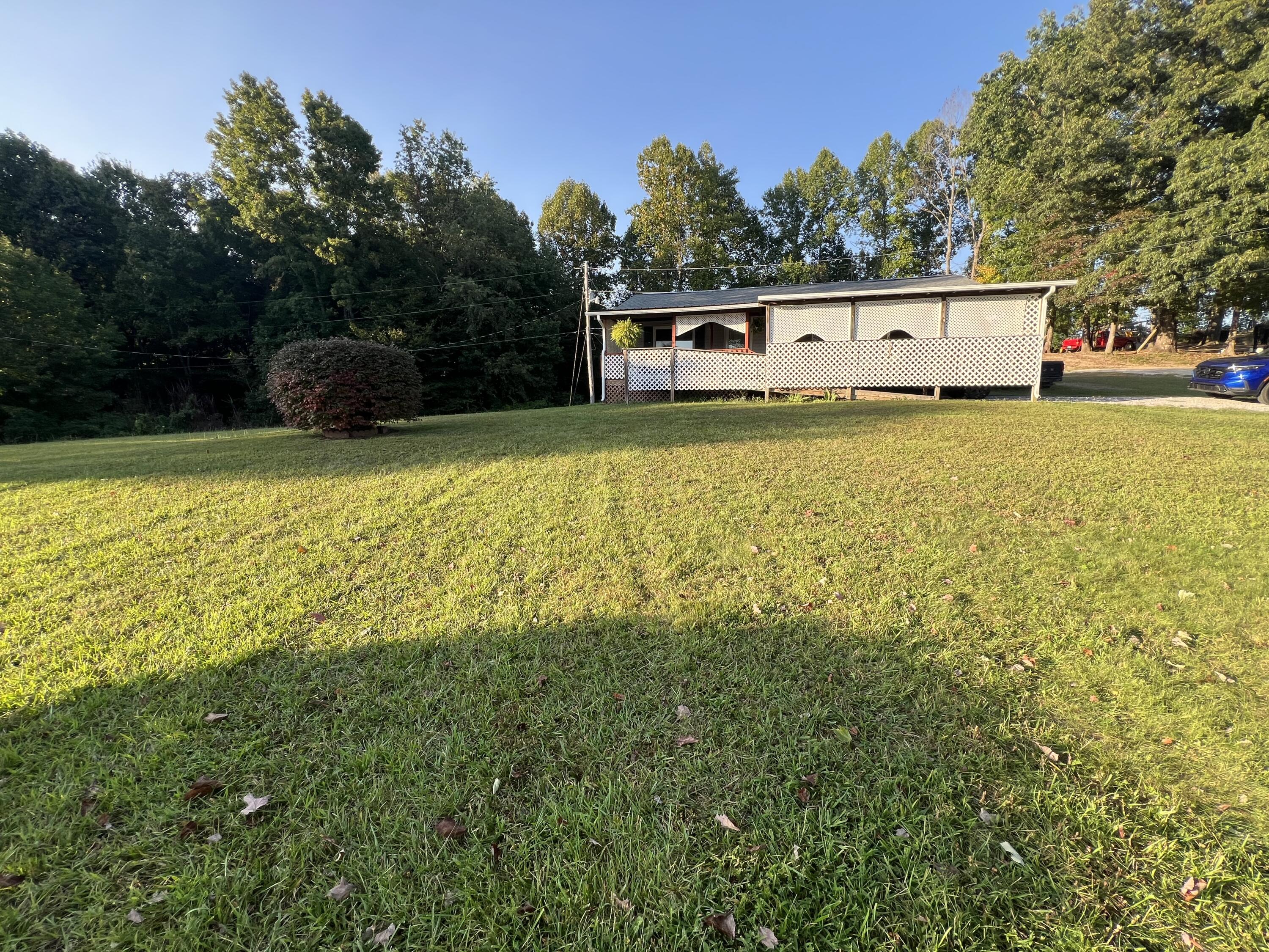 6992 East Laurel Road London, KY 40741 - Photo 2 of 29 IMG_7513