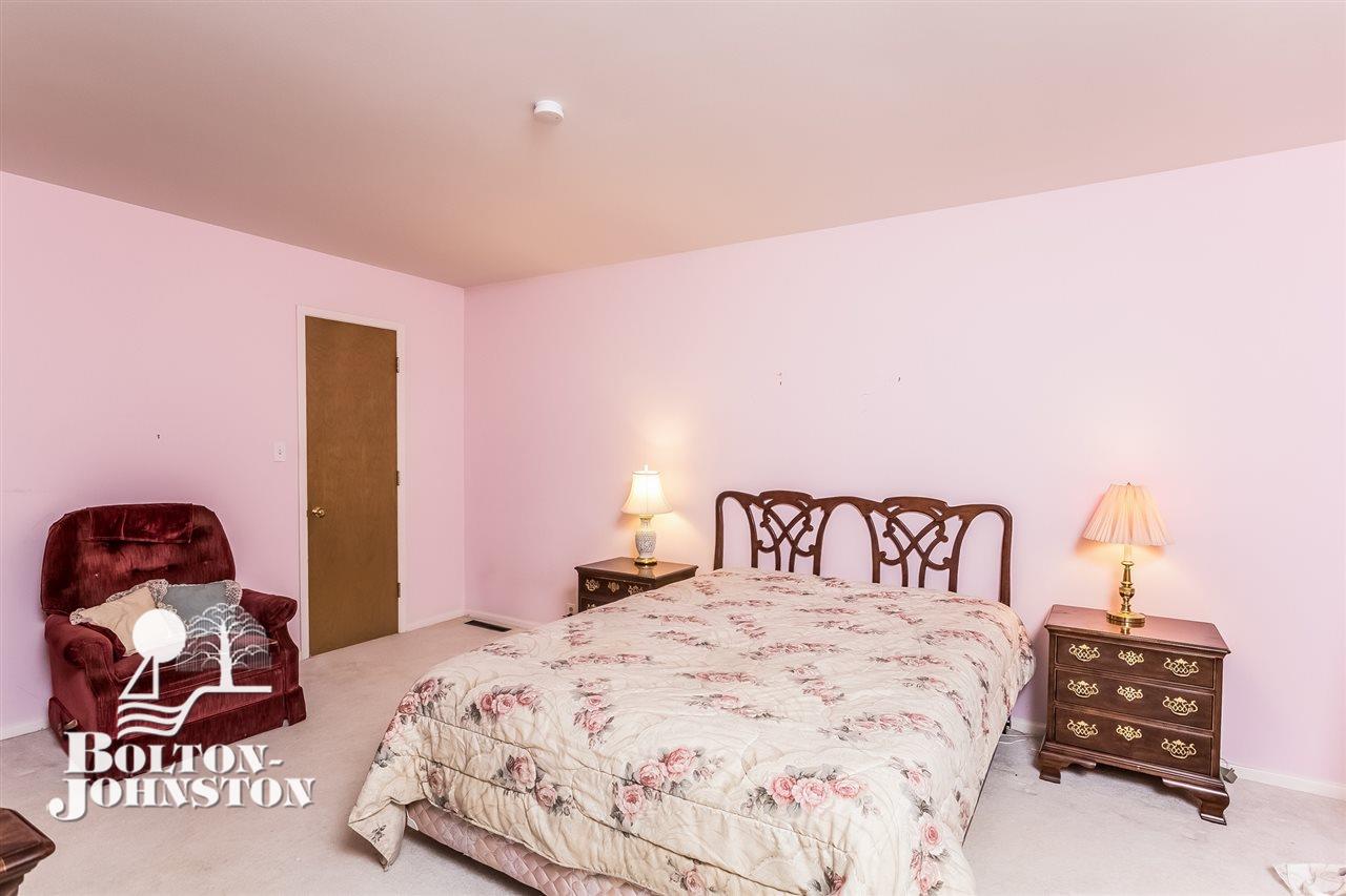 411 Barclay Road Grosse Pointe, MI 48236 - Photo 22 of 46 Master Bedroom