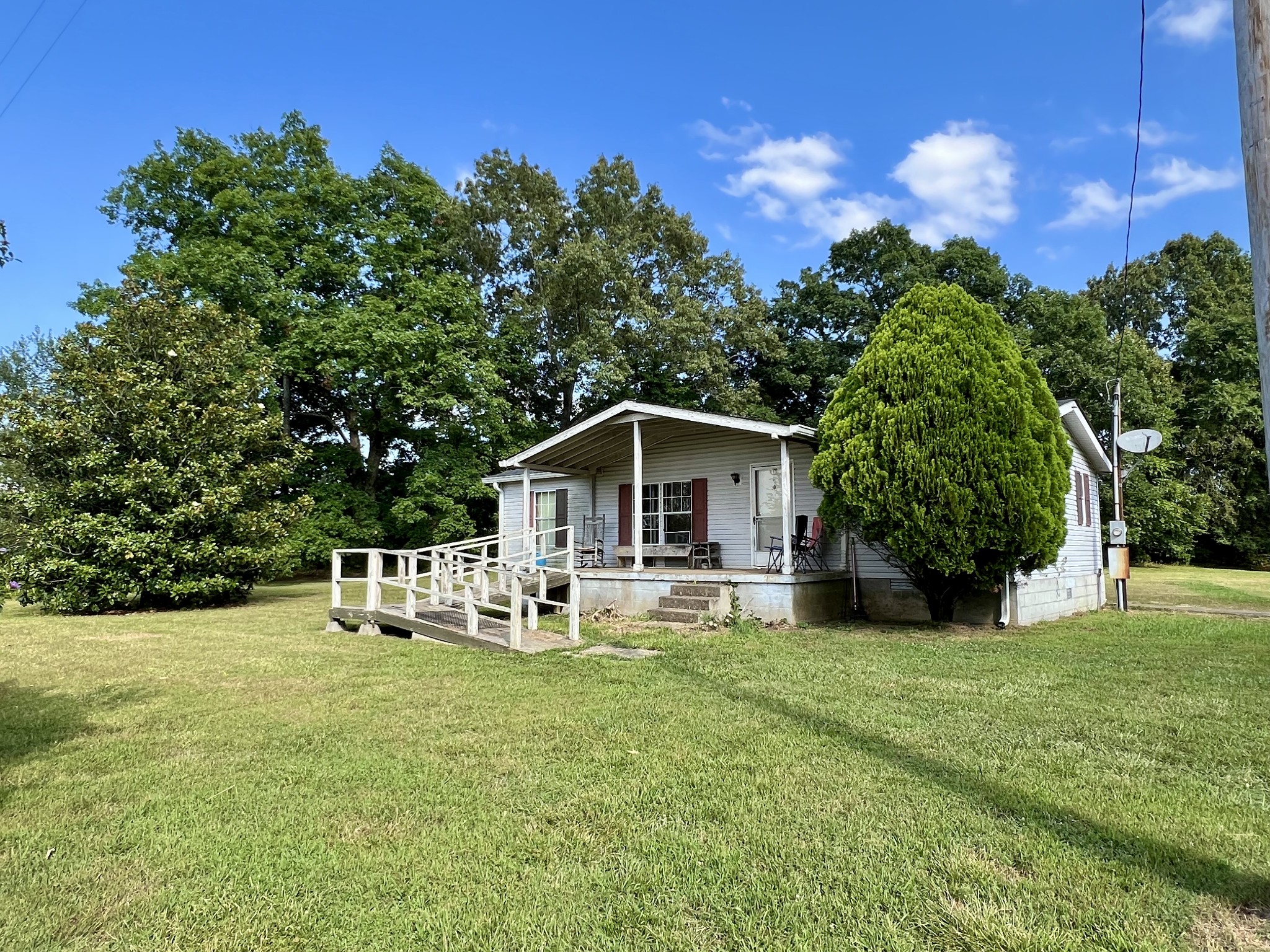 1348 Hamble Road Charlotte, TN 37036 - Photo 2 of 31 Gallery Image 2