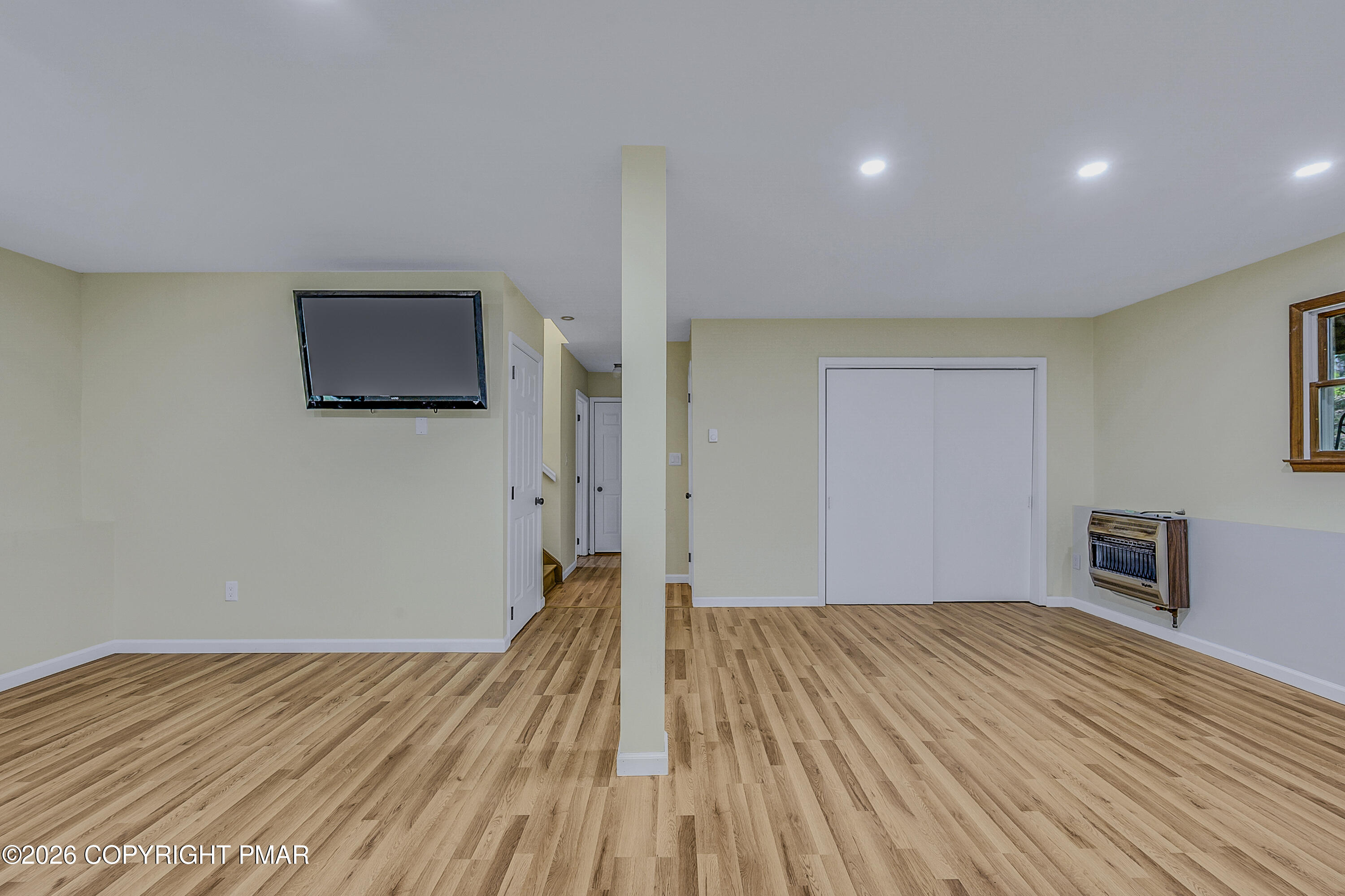 171 Foothill Boulevard Effort, PA 18330 - Photo 31 of 47 Family Room