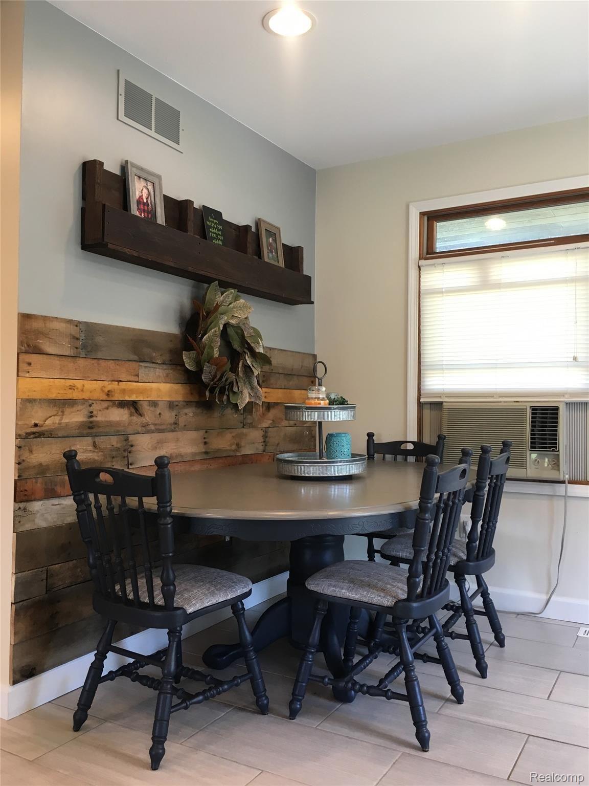 8311 North Jennings Road Mount Morris, MI 48458 - Photo 15 of 45 dining room.jpg