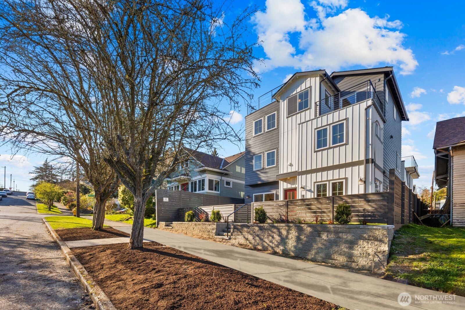 1004 North 48th Street Seattle, WA 98103 - Photo 1 of 27