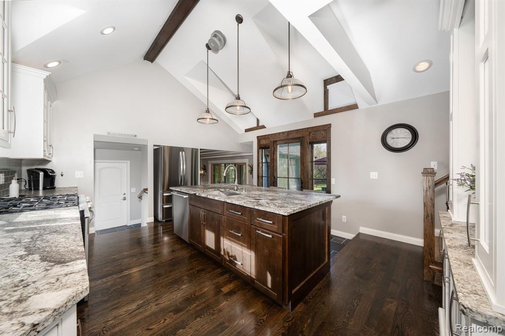 3248 Hickory Lawn Road Rochester Hills, MI 48307 - Photo 7 of 25
