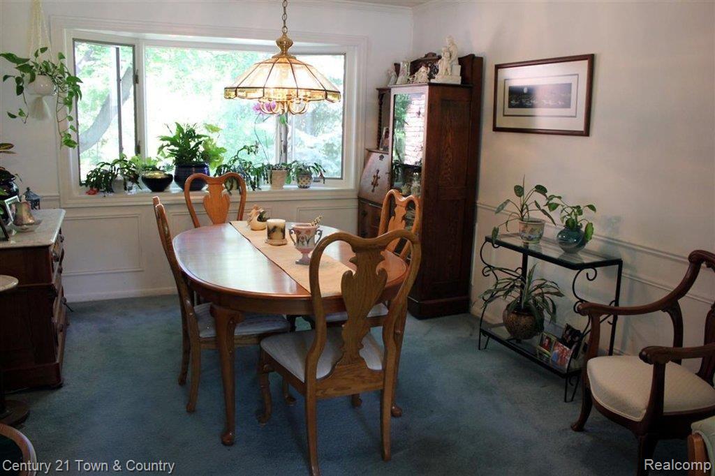 636 Sandstone Drive Rochester, MI 48309 - Photo 11 of 24 Dining Room.JPG