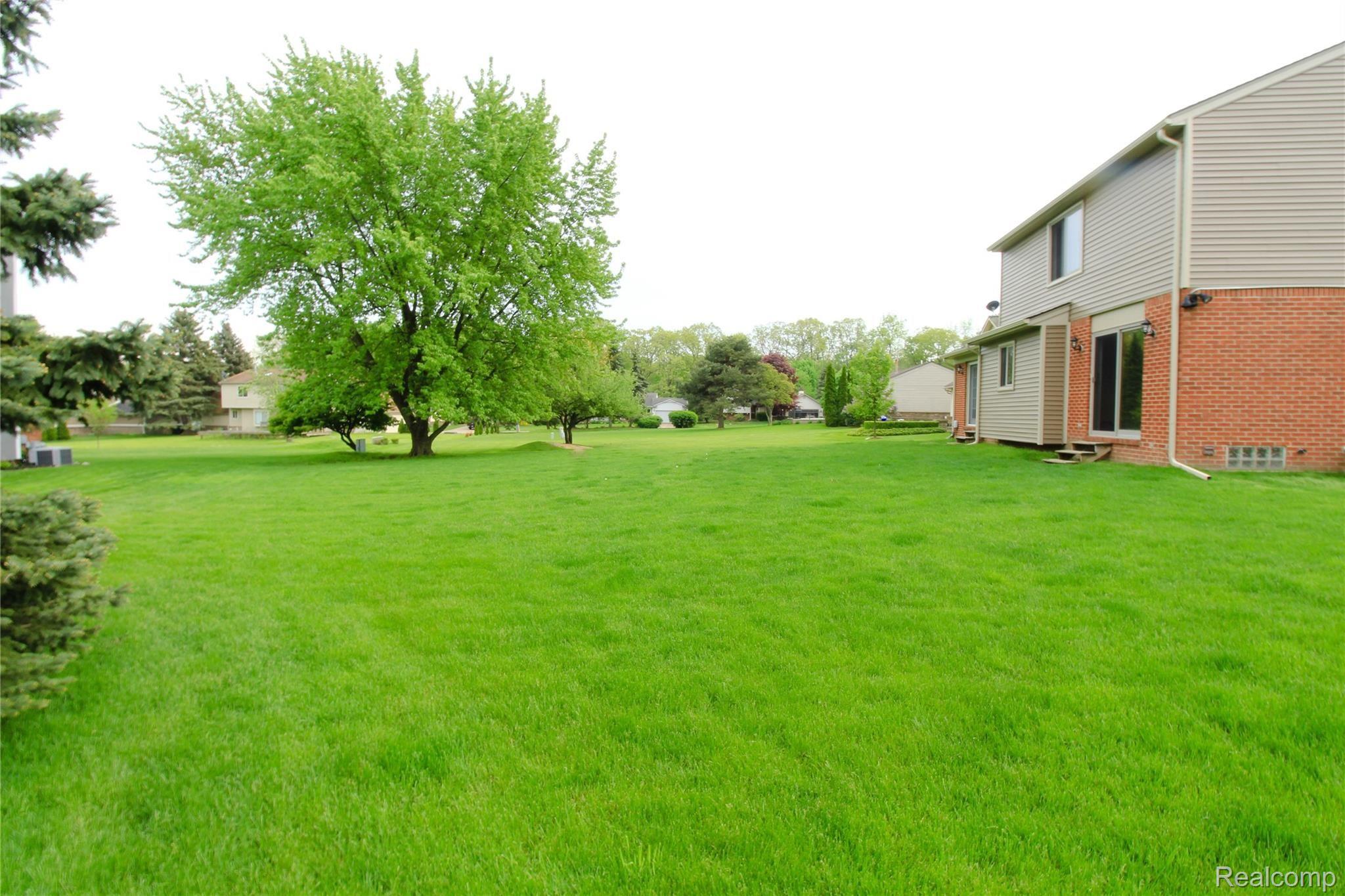 734 Kentucky Drive Rochester, MI 48307 - Photo 6 of 55 AC611994-6867-4D77-B34B-B5D2B86F544F.jpeg