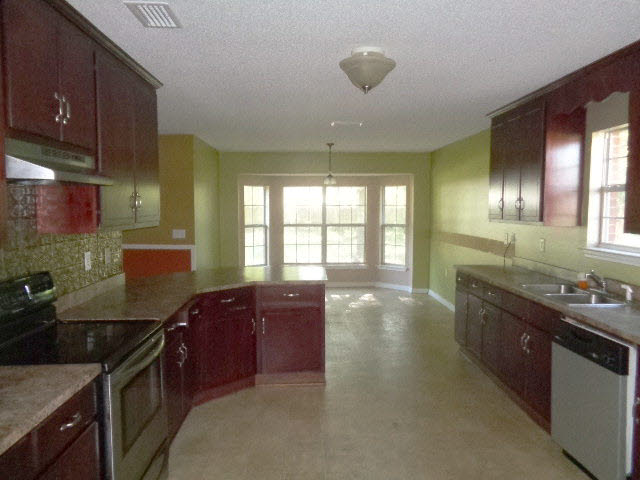 173 Edgewood Court Atmore, AL 36502 - Photo 20 of 36