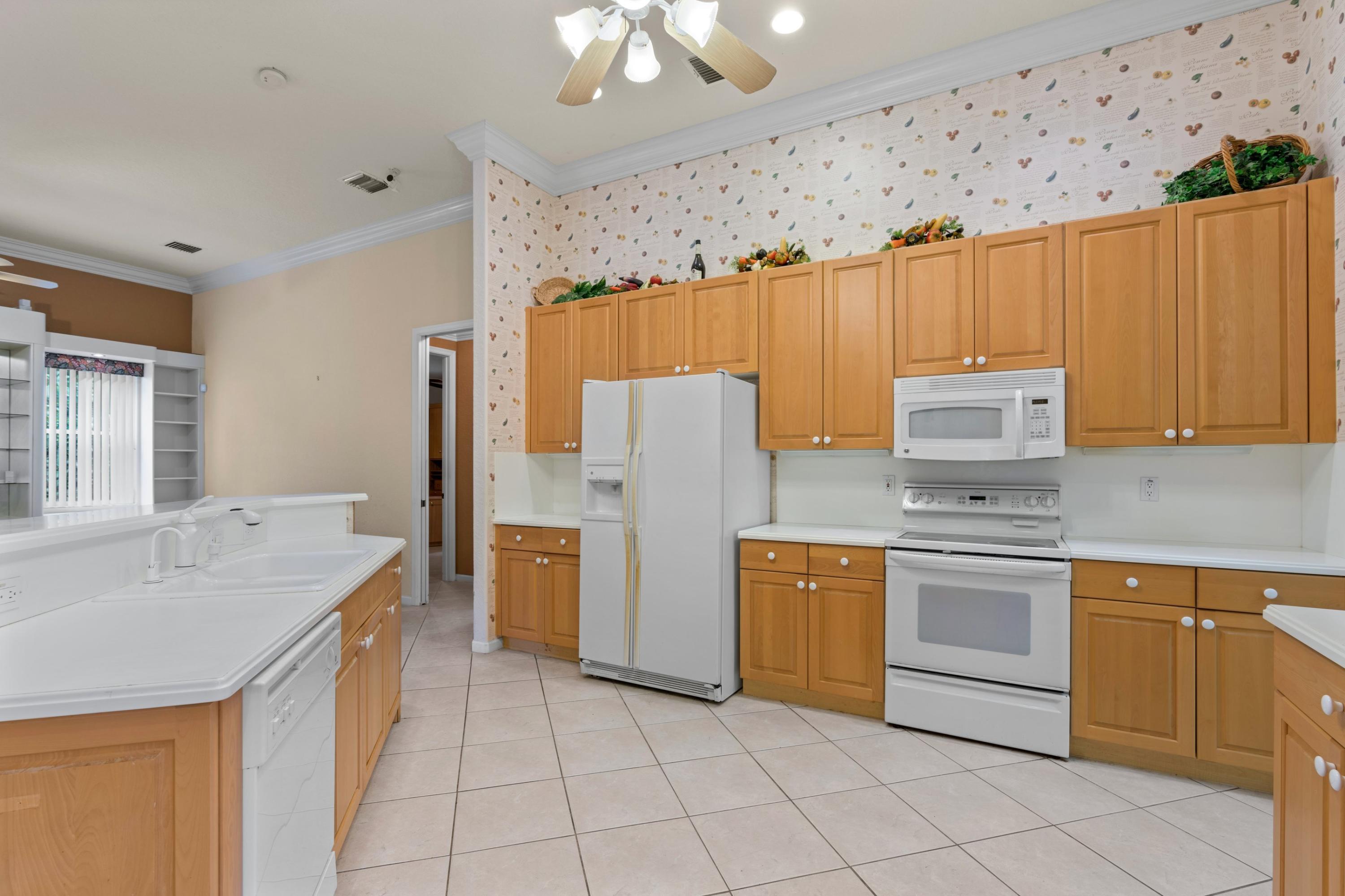 7050 Falls Road East Boynton Beach, FL 33437 - Photo 6 of 19 DSC00845.jpg-SMALL