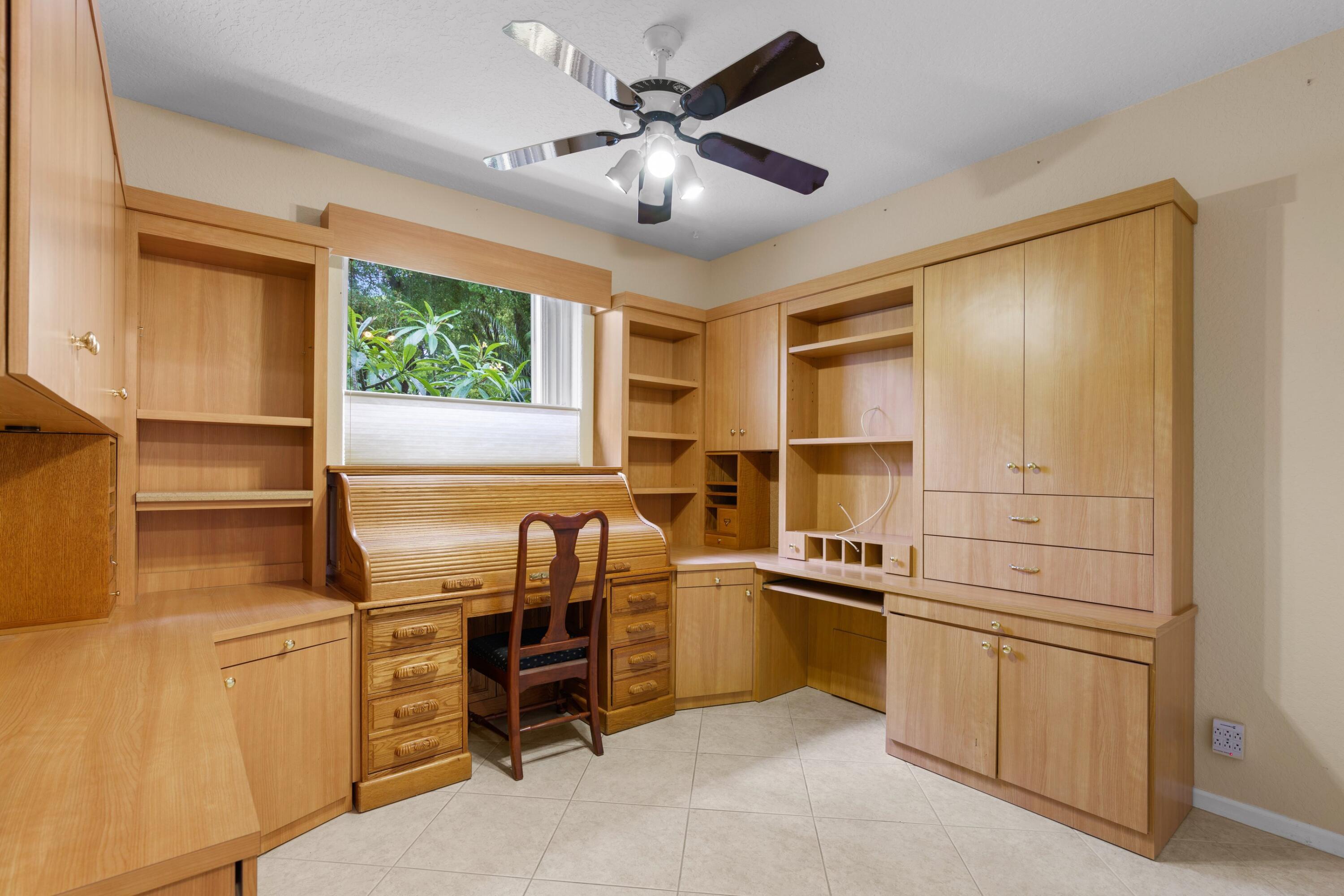 7050 Falls Road East Boynton Beach, FL 33437 - Photo 10 of 19 DSC00870.jpg-SMALL