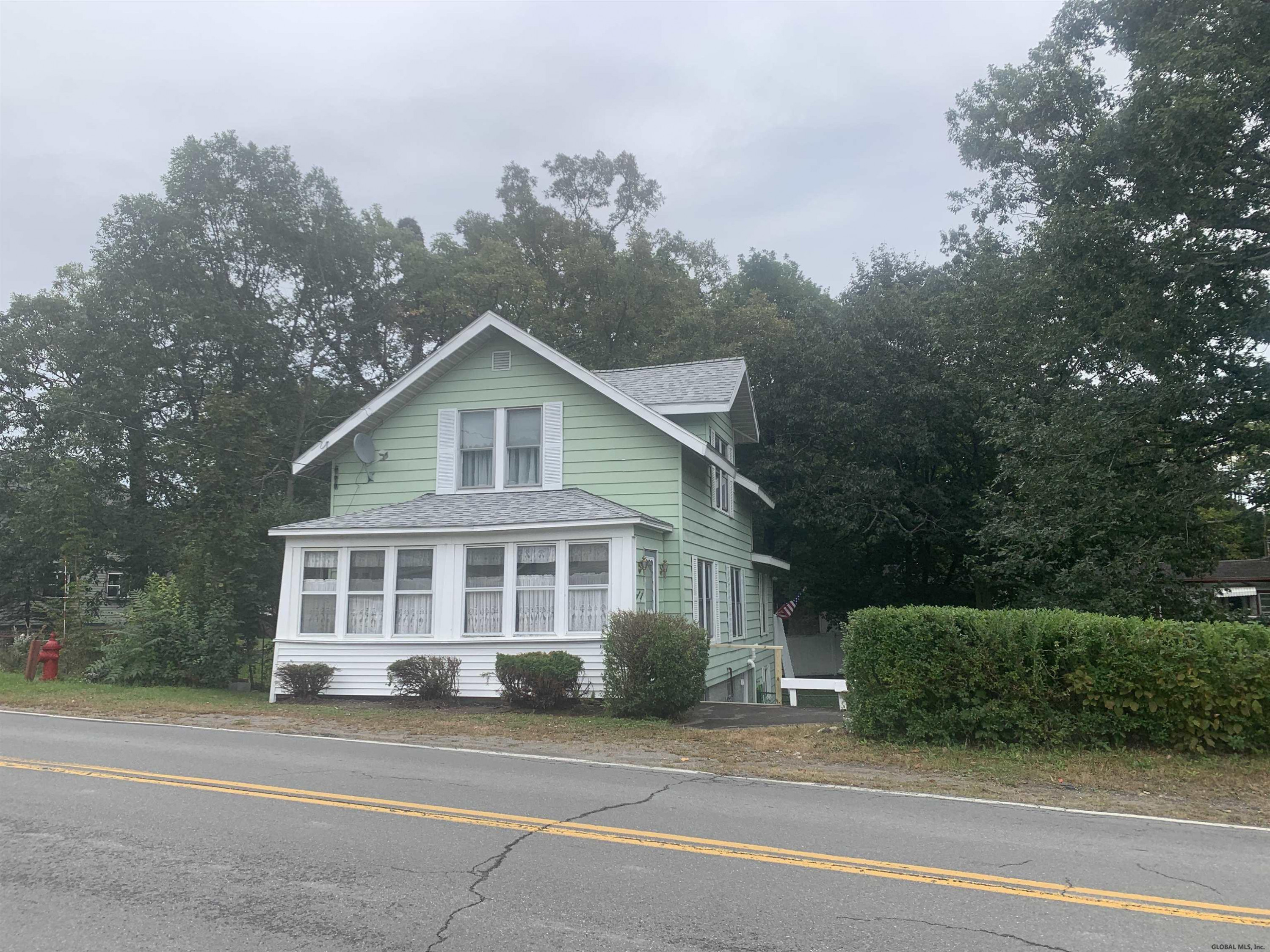 1112 River Road Troy, NY 12182 - Photo 1 of 17 Photo 1