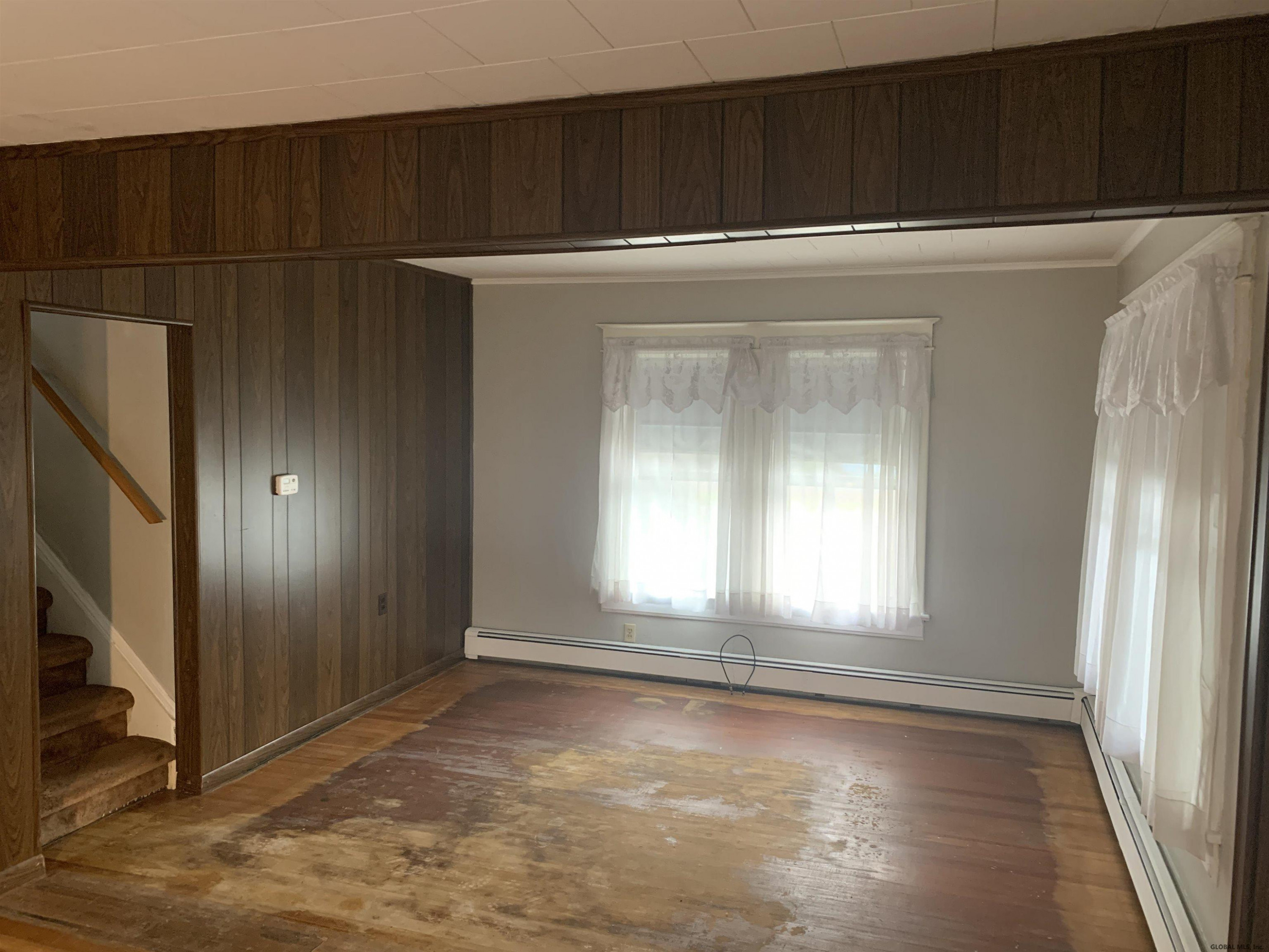 1112 River Road Troy, NY 12182 - Photo 4 of 17 Photo 4