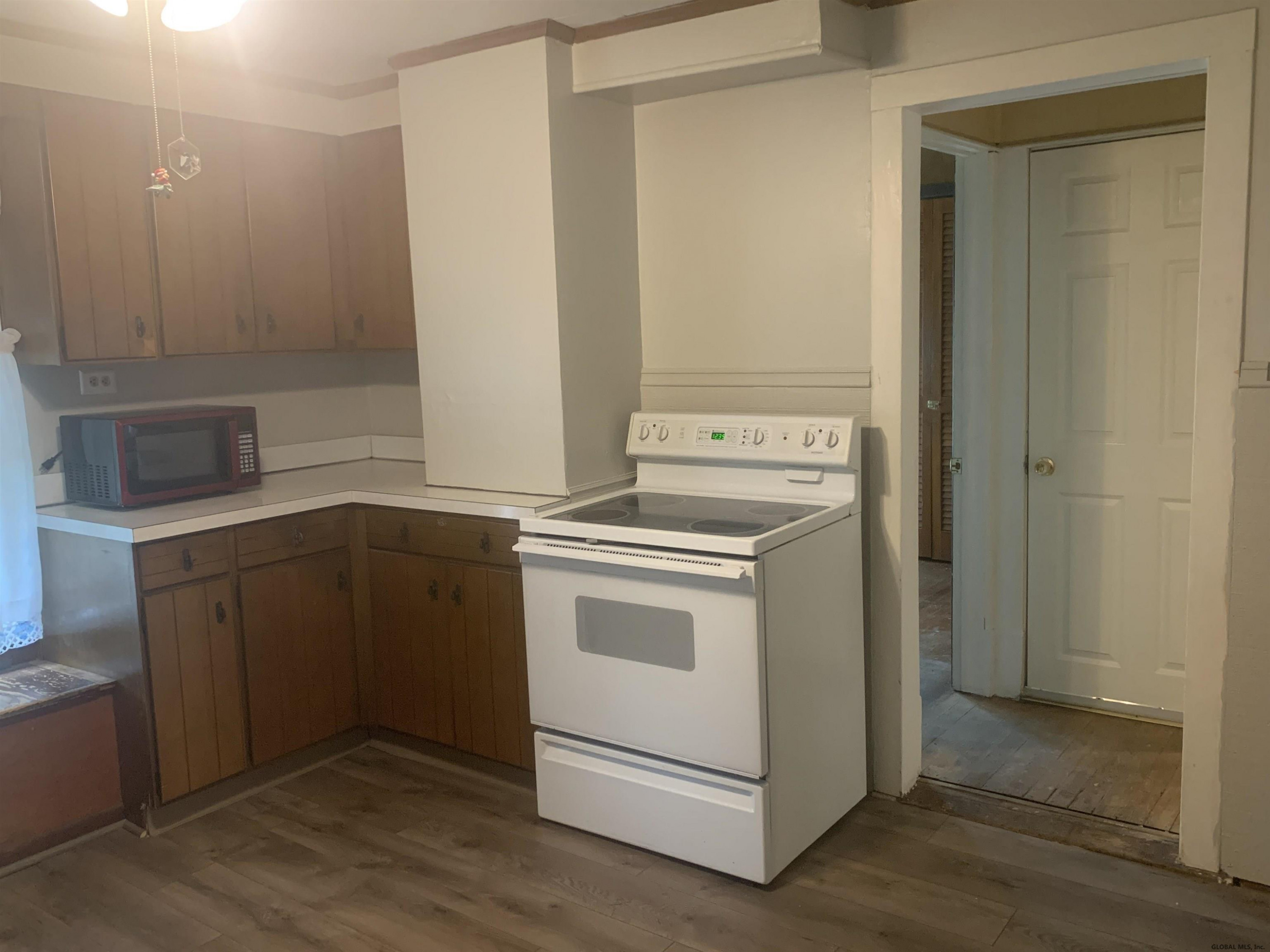 1112 River Road Troy, NY 12182 - Photo 7 of 17 Photo 7