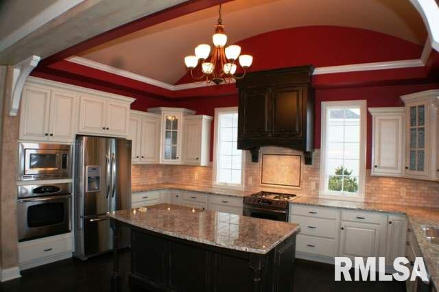 3085 Westminster Road Bettendorf, IA 52722 - Photo 3 of 12 Gallery Image 3