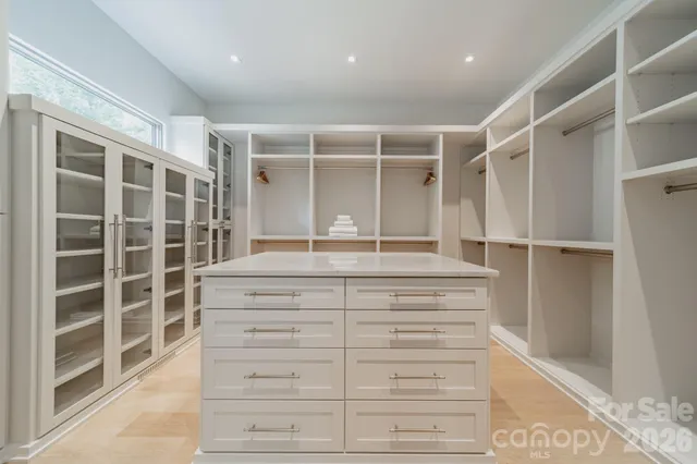 a view of walk in closet