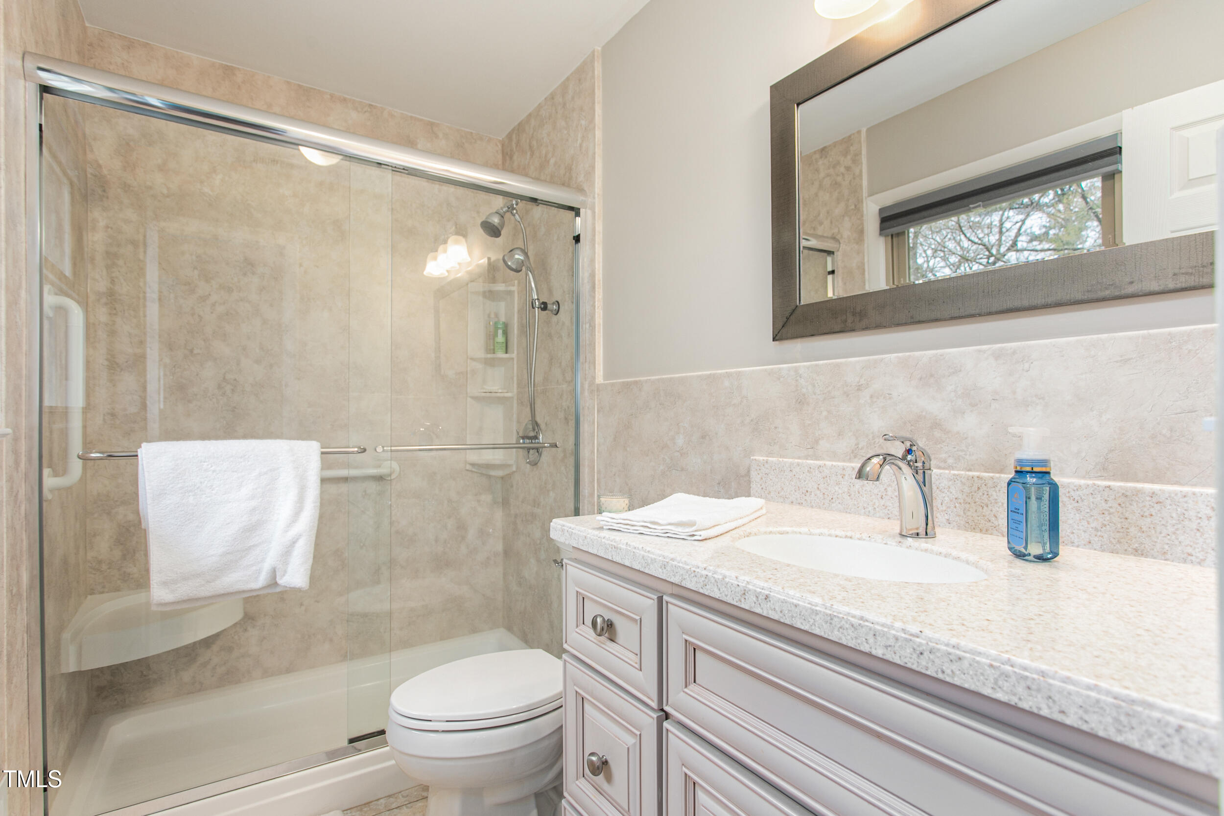928 Hanford Road Graham, NC 27253 - Photo 28 of 47 Primary bath