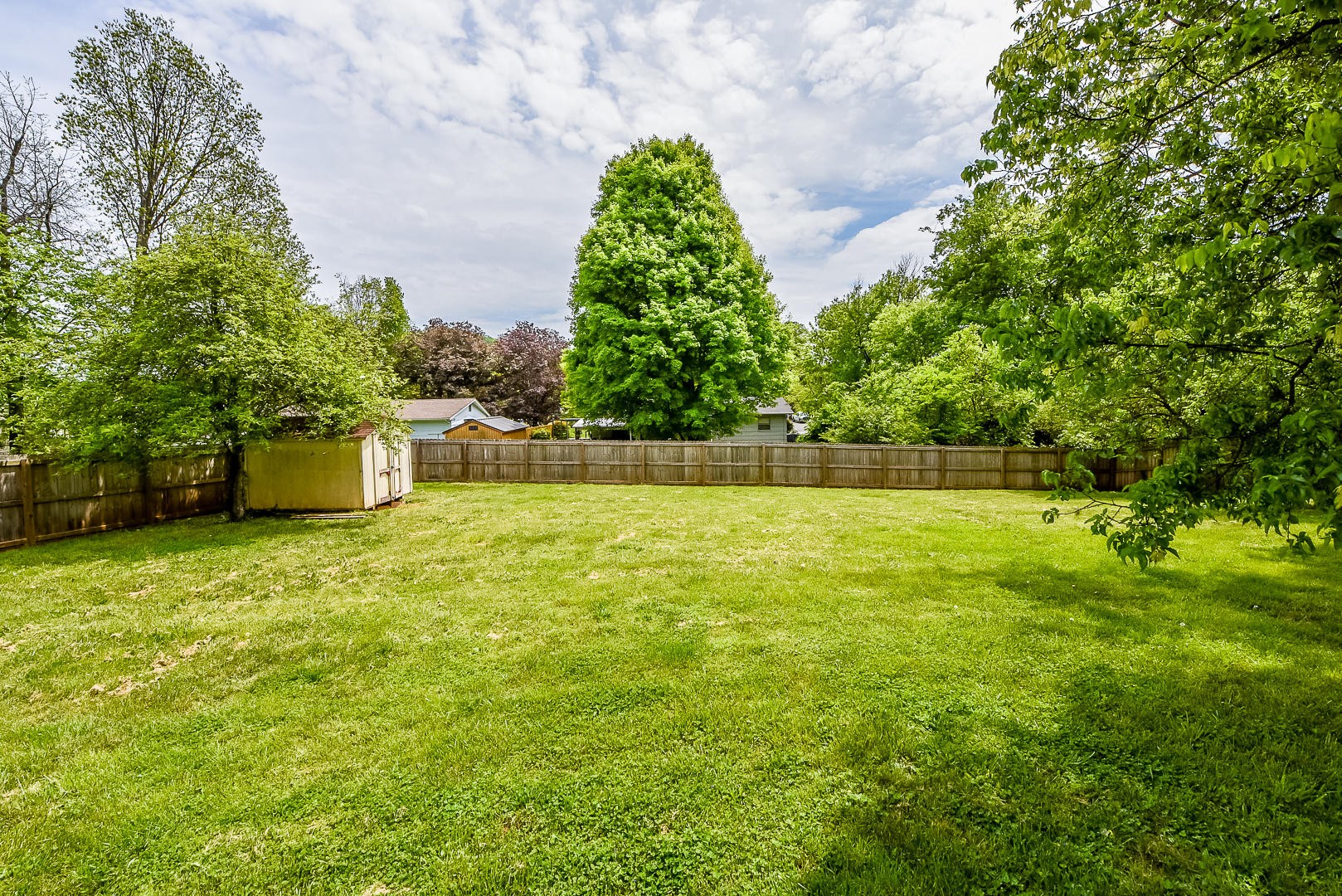 3012 Lafayette Road Knoxville, TN 37921 - Photo 2 of 11 a backyard of a house with lots of green space