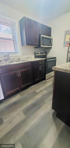 $1,400 | 325 West 9th Street, Unit D, New Richmond, WI 54017