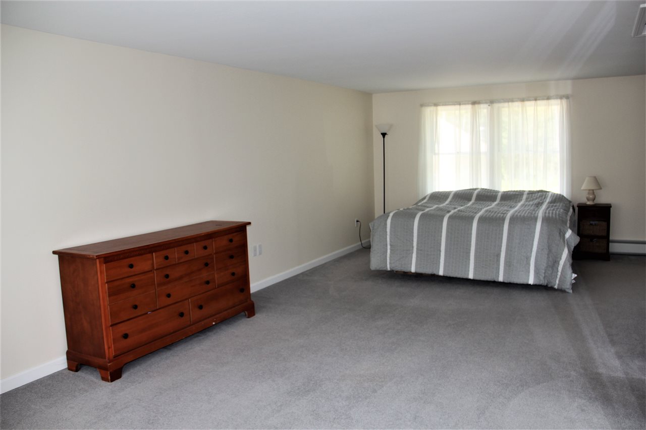71 Stonehenge Road Londonderry, NH 03053 - Photo 8 of 23 Gallery Image 8