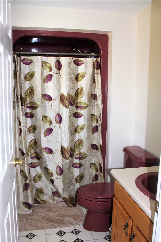 71 Stonehenge Road Londonderry, NH 03053 - Photo 10 of 23 Gallery Image 10