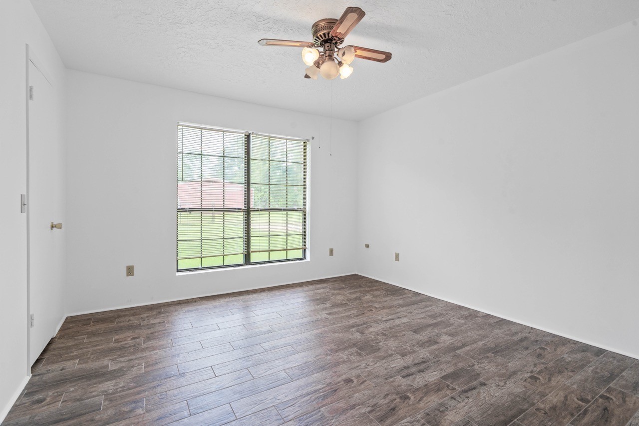 13180 Morgan Drive Splendora, TX 77372 - Photo 20 of 38 Bedroom #3 facing the backyard.