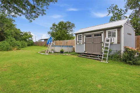 $240,000 | 216 East Clay Street, Bowie, TX 76230