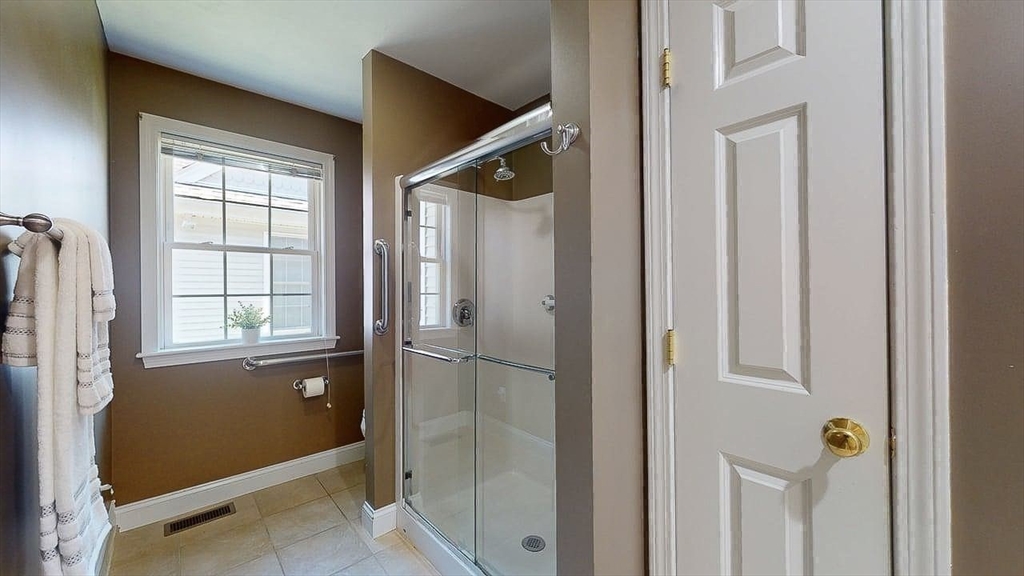 31 Enaya Circle, Unit 31 Worcester, MA 01606 - Photo 27 of 35 a view of an entryway