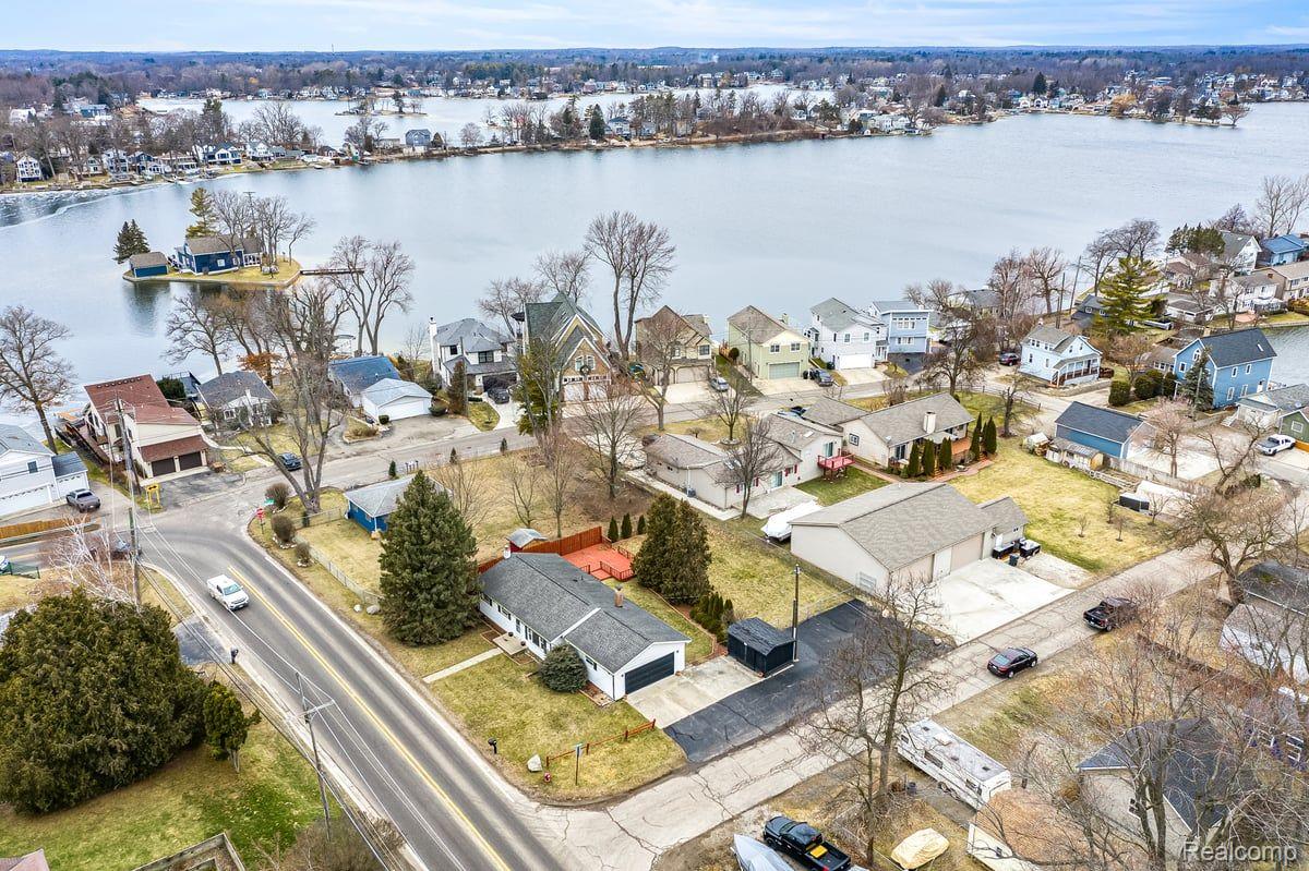 258 Heights Road Lake Orion, MI 48362 - Photo 19 of 41 Gallery Image 19