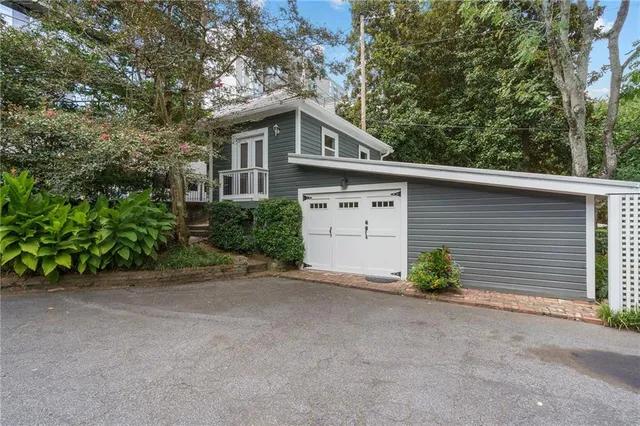 a view of a living room