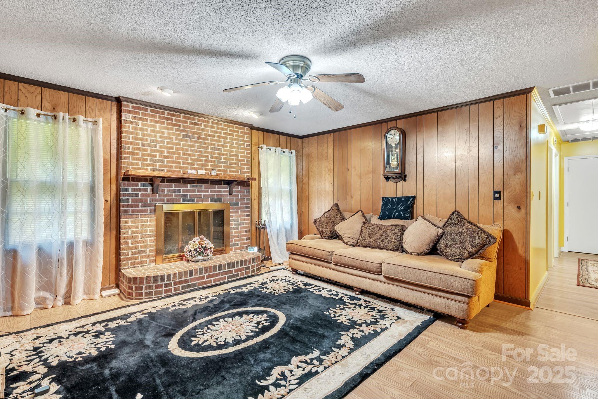 4008 David Cox Road Charlotte, NC 28269 - Photo 5 of 30 Gallery Image 5
