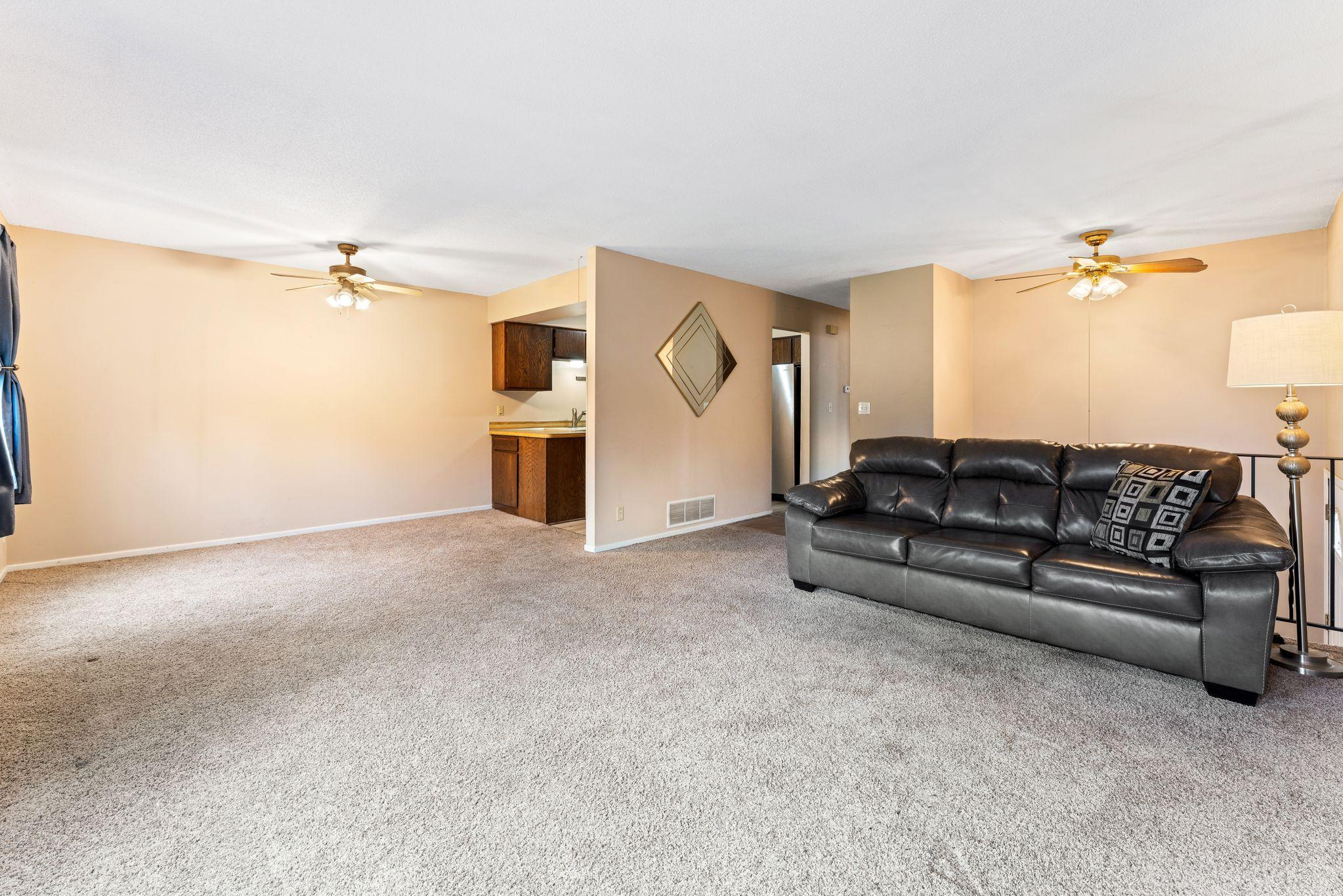 4683 Ridge Cliff Drive Eagan, MN 55122 - Photo 4 of 30