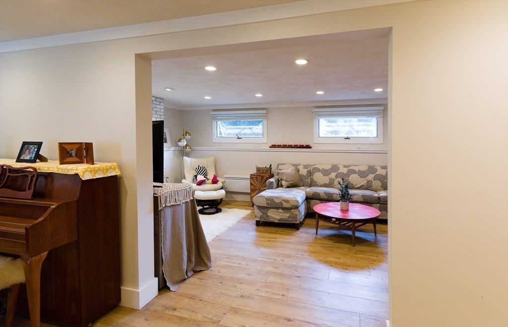 12 Stevens Place Saugus, MA 01906 - Photo 18 of 25