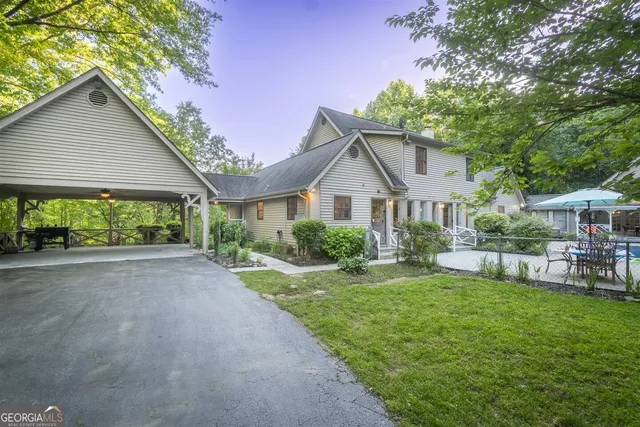 $850,000 | 144 Fussen Strasse, Helen, GA 30545