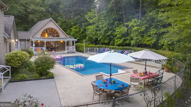 $850,000 | 144 Fussen Strasse, Helen, GA 30545