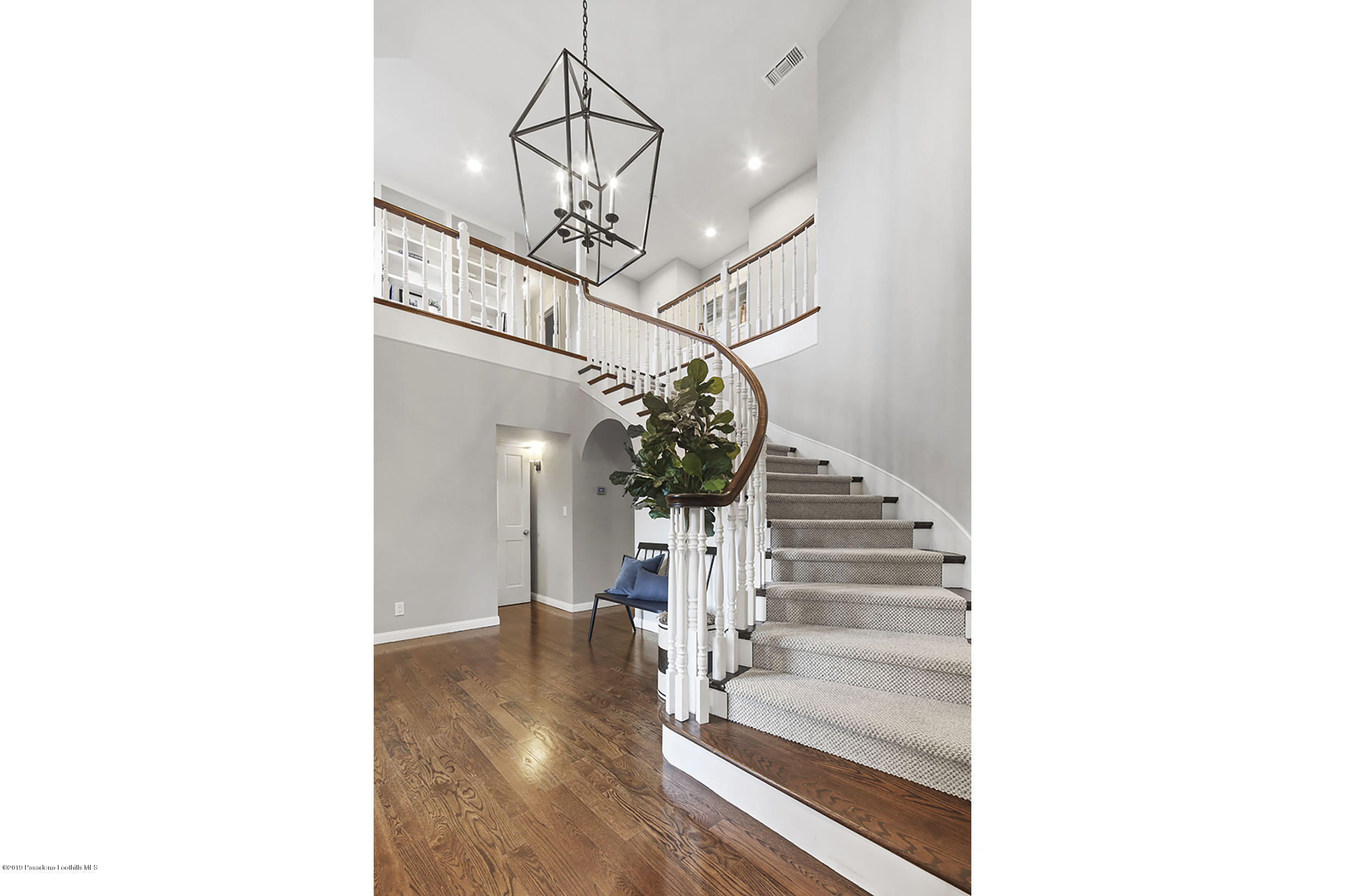45 Club Road Pasadena, CA 91105 - Photo 4 of 36 a view of entryway and hall