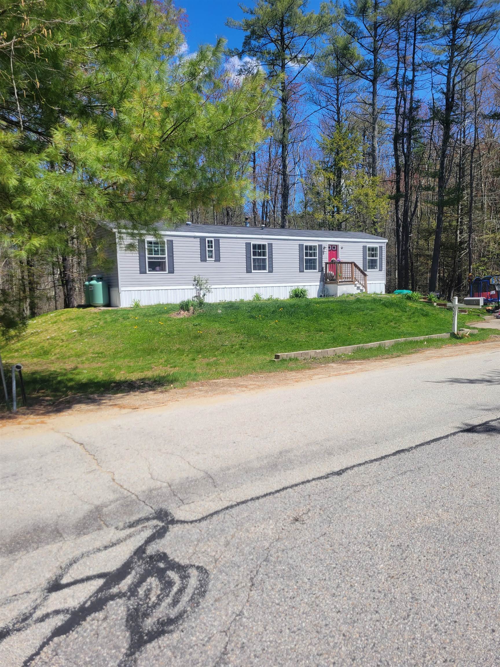 8 Pond Road Raymond, NH 03077 - Photo 3 of 28