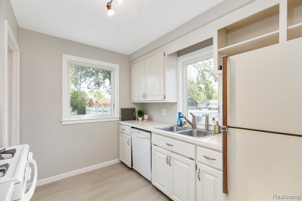 4014 Durham Road Royal Oak, MI 48073 - Photo 9 of 29