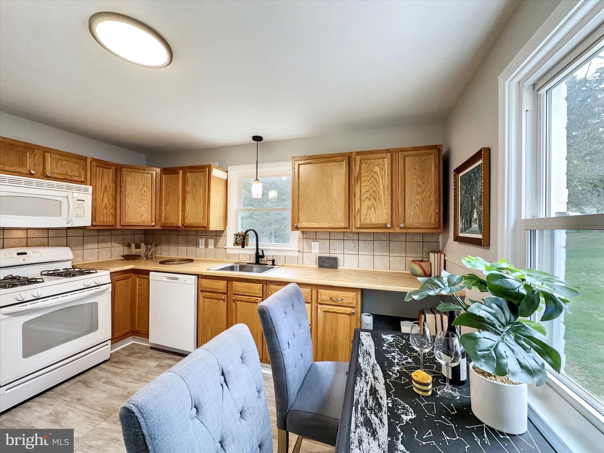 1817 Chesley Road York, PA 17403 - Photo 6 of 22 Gallery Image 6