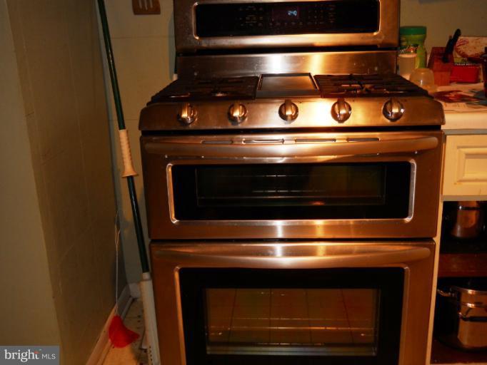 1623 Thomas Drive Point of Rocks, MD 21777 - Photo 5 of 7 Kitchen Aide Gas Stove
