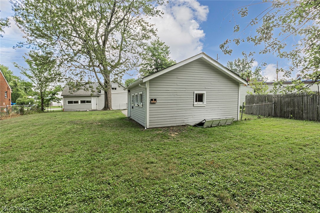 472 Babbitt Road Euclid, OH 44123 - Photo 4 of 31 Gallery Image 4